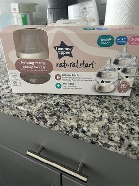 Natural Start Baby Bottle 0-2 month Tommee Tipper